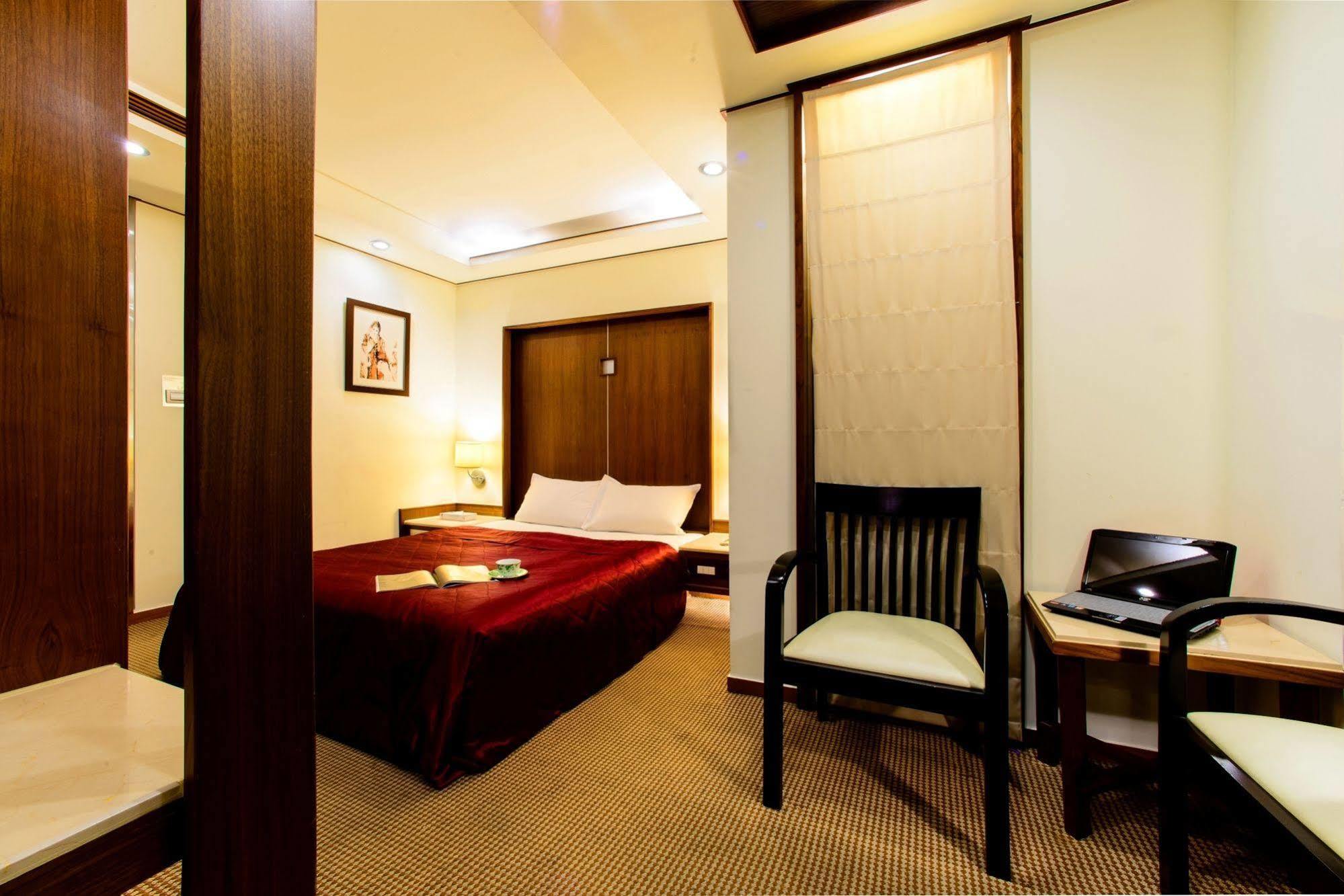 Kao Yuan Hotel - Zhong Shan Taichung Luaran gambar